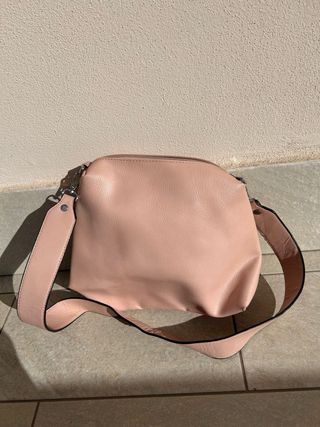 Borsa cipria comoda e pratica con tracolla