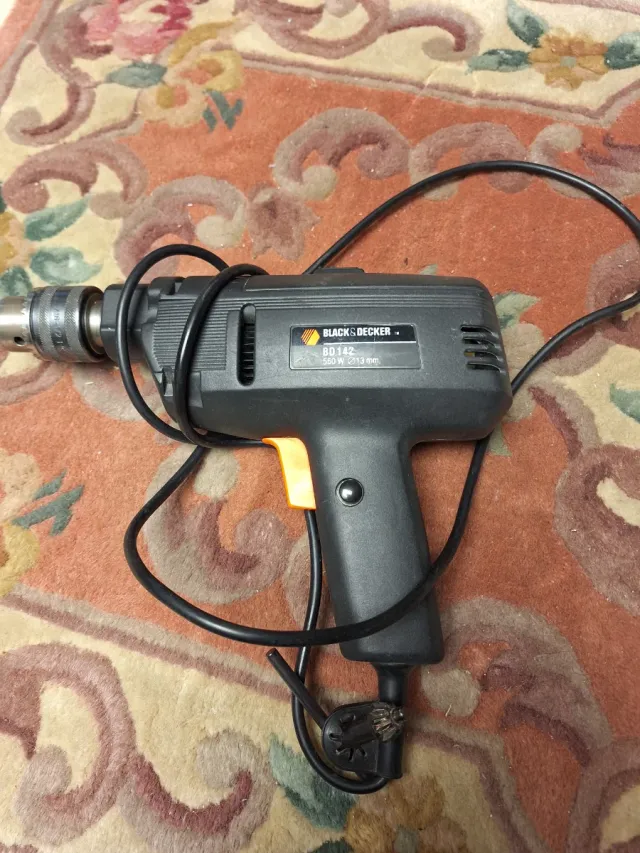 Taladro Black & Decker BD142 550W