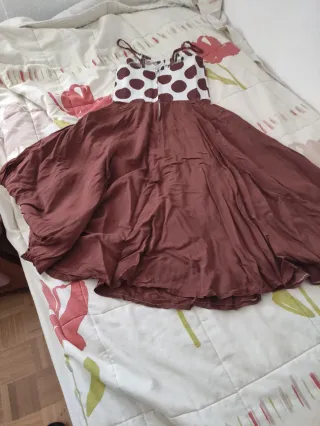 Vestido fiesta rojo y Torera Negra.