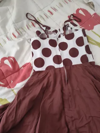 Vestido fiesta rojo y Torera Negra.