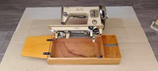 Máquina de coser Alfa modelo 65