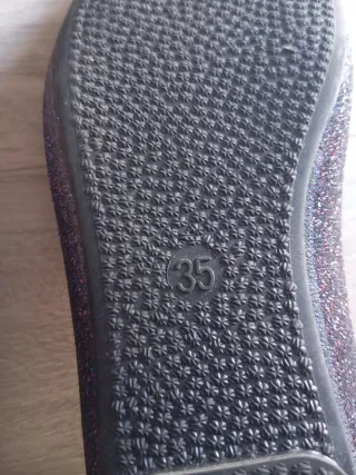 Manoletinas brillantes moradas y negras