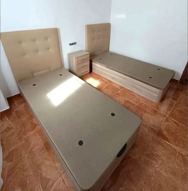 Canapés de madeira (2 unidades)