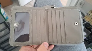 Cartera mujer gris con adornos