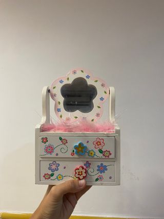 Joyero infantil con espejo y cajones