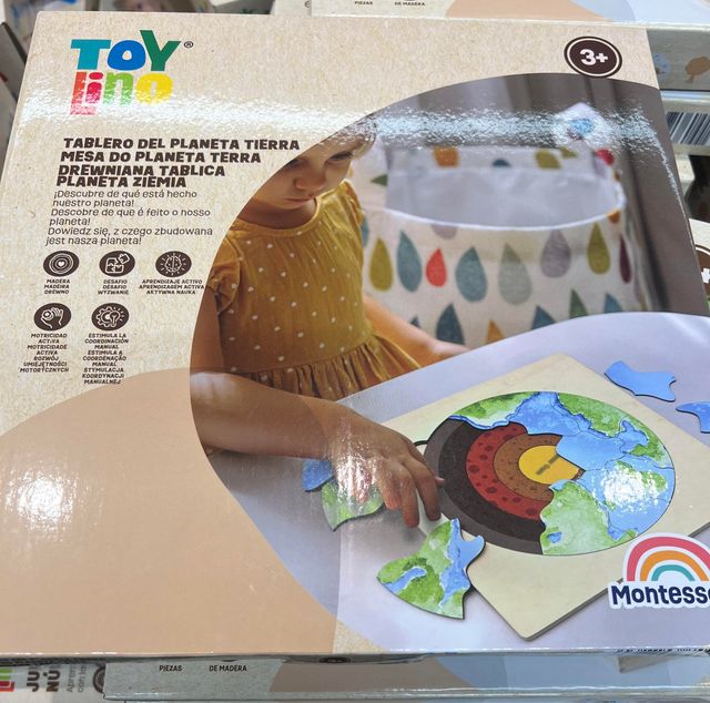 tablero planeta tierra montessori