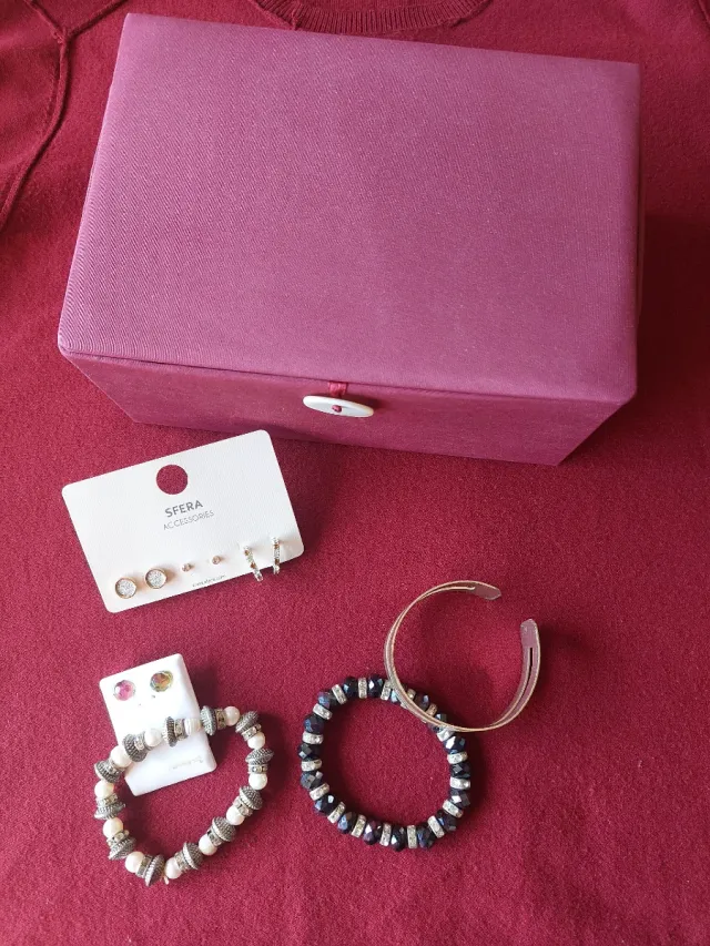 Lote bisutería y joyero