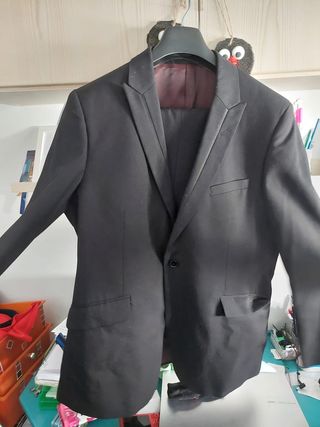 Traje de hombre negro