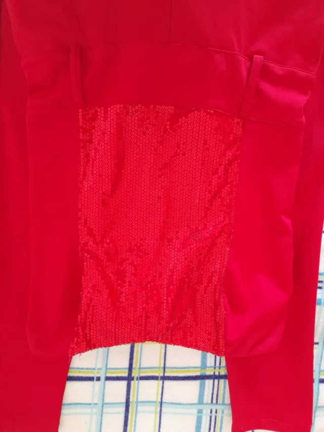 Mono de fiesta lentejuelas rojo