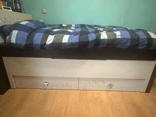 Dormitorio juvenil con cajones