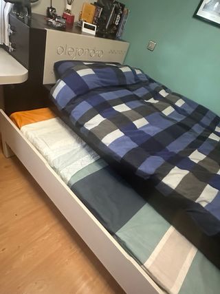 Dormitorio juvenil con cajones