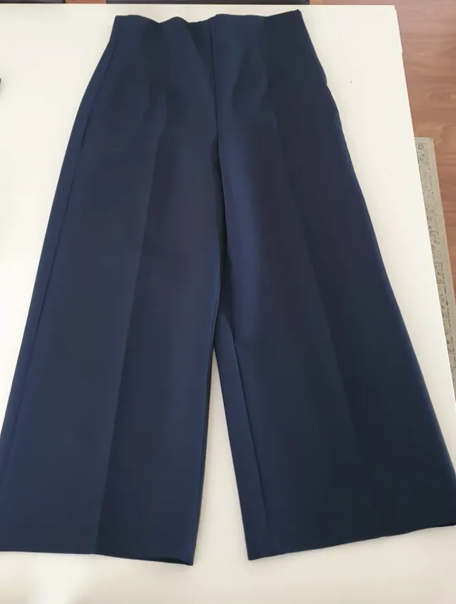 Pantalón culotte Zara azul marino