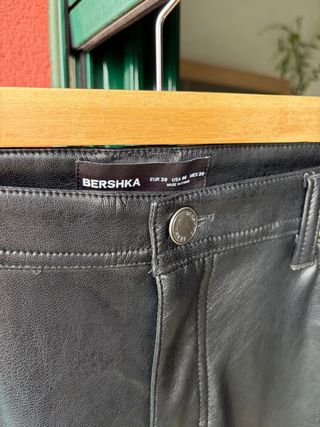 Pantalones negros efecto piel - 38 - Sin estrenar