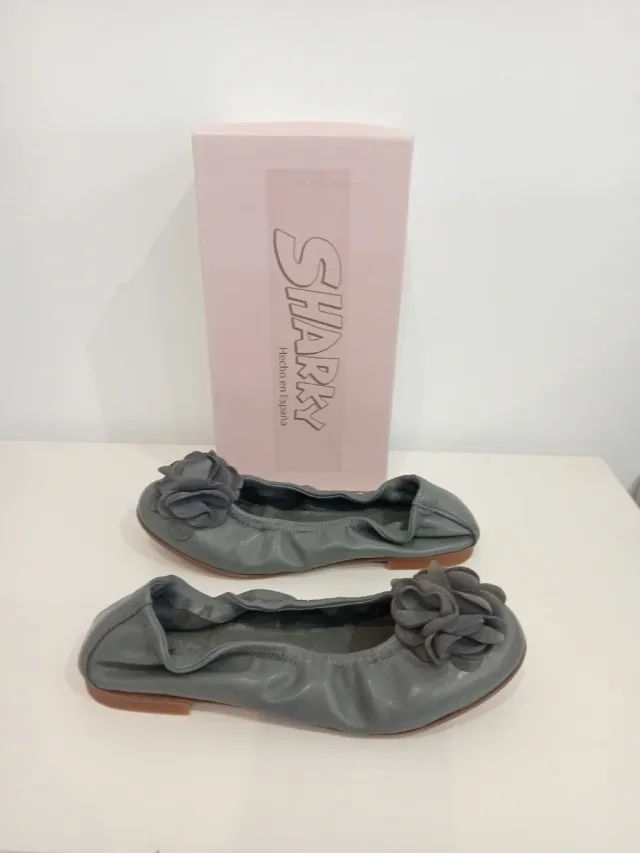 Manolitas piel Sharky Talla 33 talla34