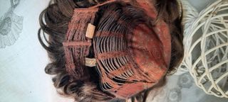 Peluca pelo castaño ondulado