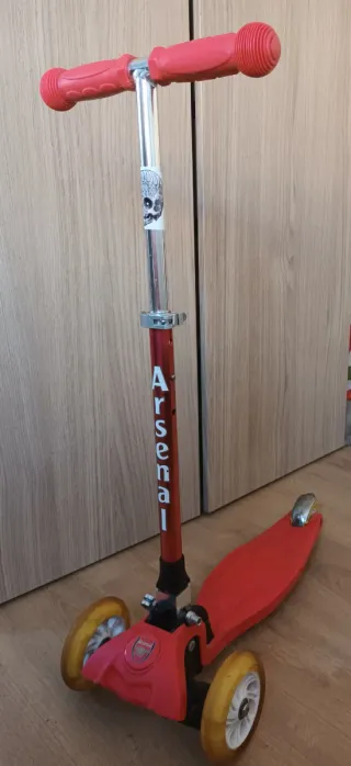 Patinete Arsenal Rojo