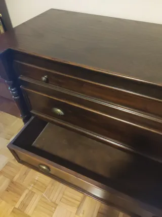 Cómoda de madera maciza