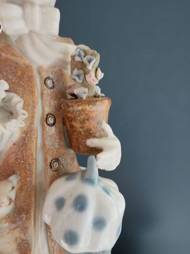 Figura in porcellana Nadal Donna con Gatto