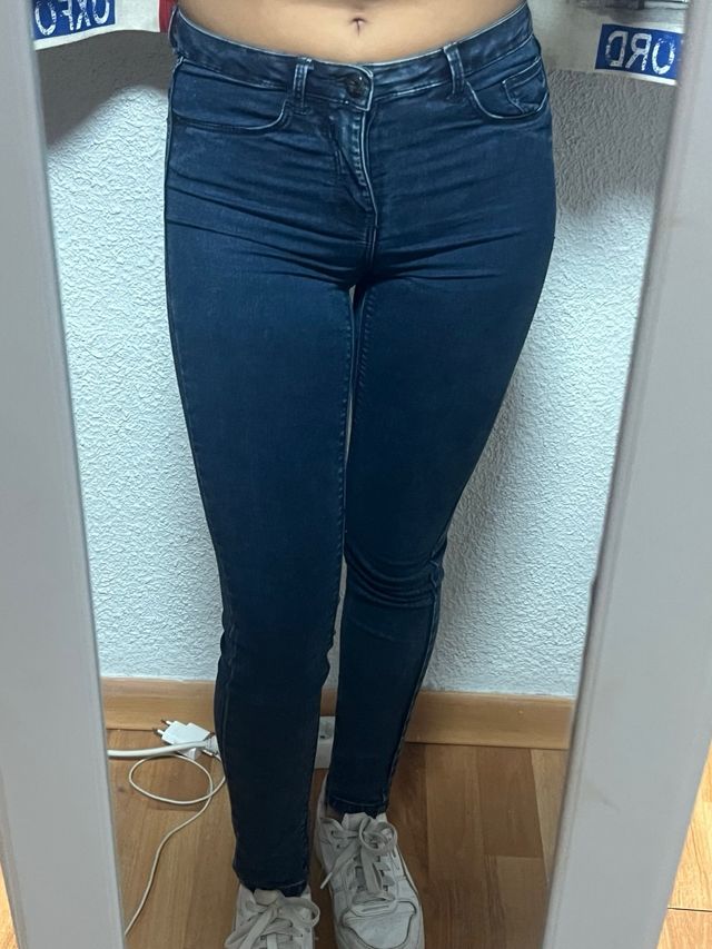 Pantalones vaqueros ajustados azules