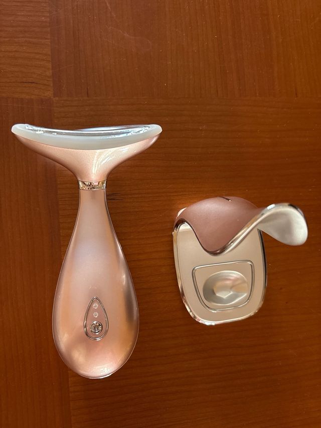 VRAIKO Neck & Face Beauty Massager y serum oil