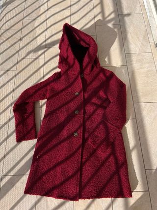 Cappotto bordeaux con cappuccio vestibilità XS/S