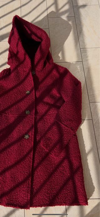 Cappotto bordeaux con cappuccio vestibilità XS/S
