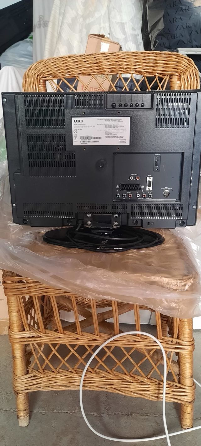 Televisor OKI Negro