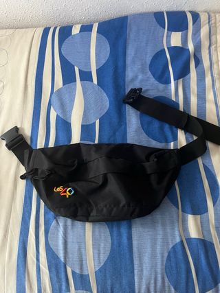 Riñonera acolchada negra