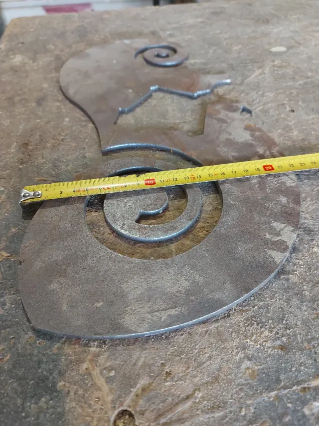 Accessorio in ferro battuto decorativo