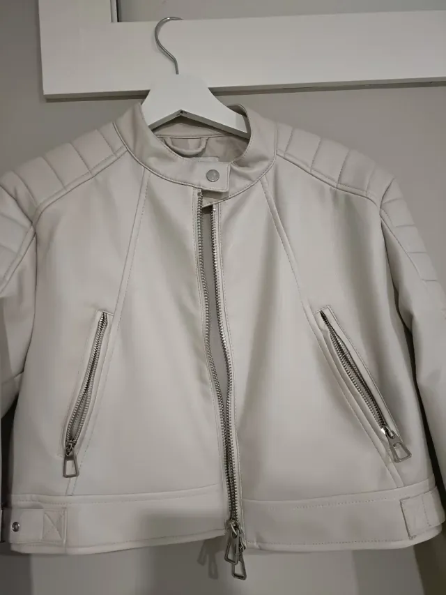 Chaqueta estilo motero beige