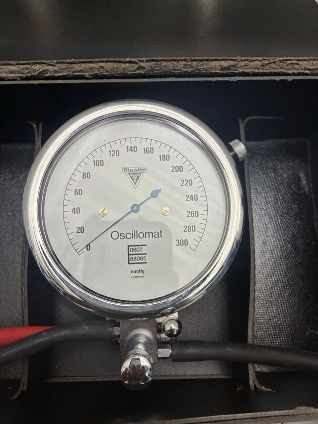 Tensiometro antiguo Oscilometal