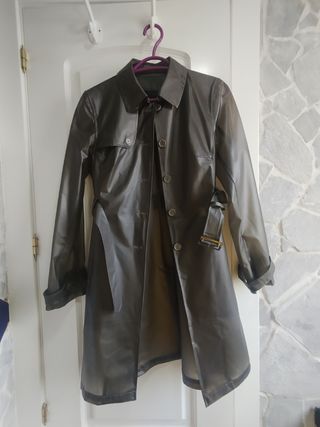 Gabardina chubasquero