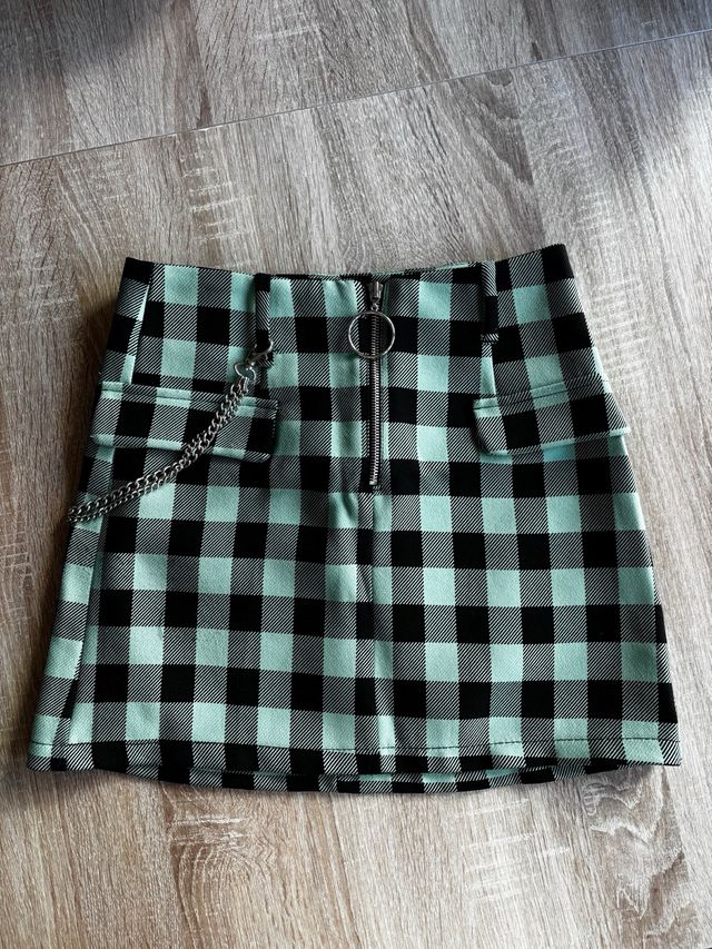 Falda cuadros Bershka verde y negra Talla S