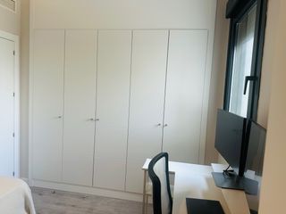 Piso en venta en Entrenucleos, Sevilla