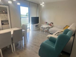 Piso en venta en Entrenucleos, Sevilla