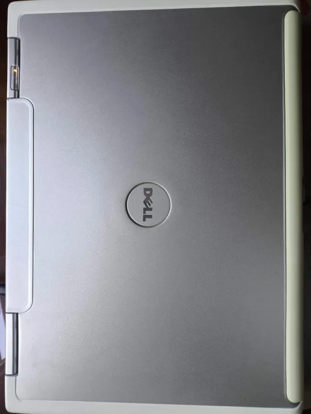 Portátil Dell Inspiron 9400 Plata/Blanco