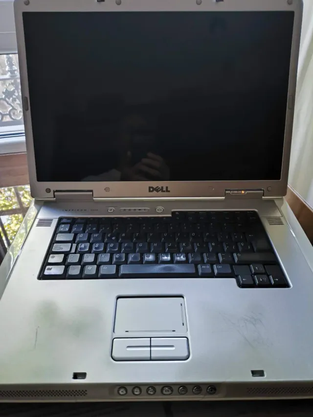 Portátil Dell Inspiron 9400 Plata/Blanco