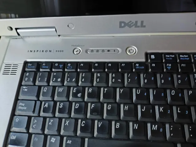 Portátil Dell Inspiron 9400 Plata/Blanco