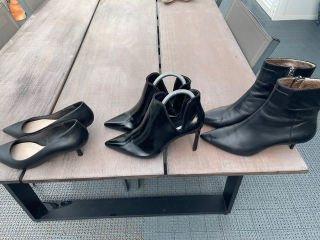 Lote 2 pares botines y zapato salón ZARA.
