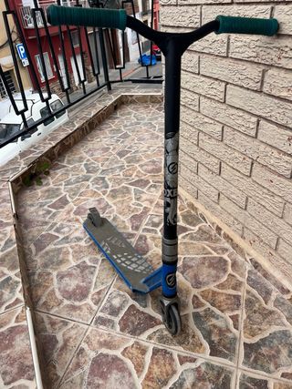 Patinete Scooter Azul y Negro
