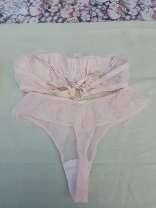Precioso conjunto de lencería encaje rosa frances