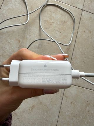 Adaptador USB-C Apple 30W con cable
