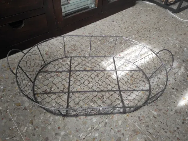 Cesta tela lunares con asas metálicas