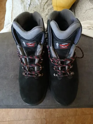 Botas de montaña Chiruca negras