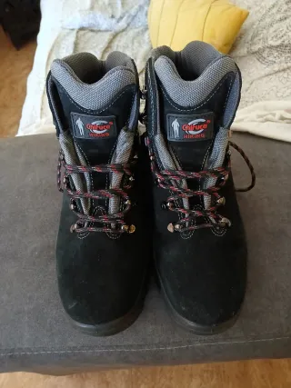 Botas de montaña Chiruca negras