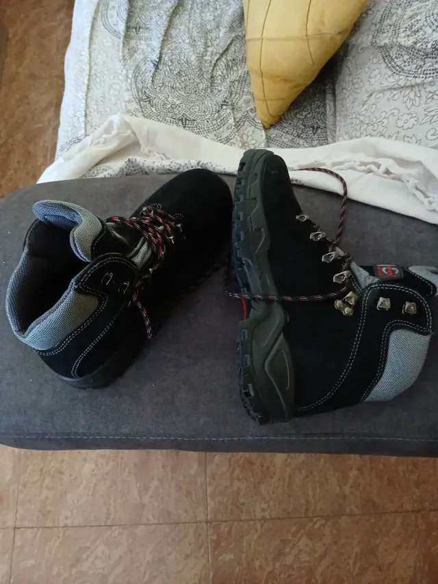 Botas de montaña Chiruca negras