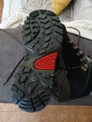 Botas de montaña Chiruca negras