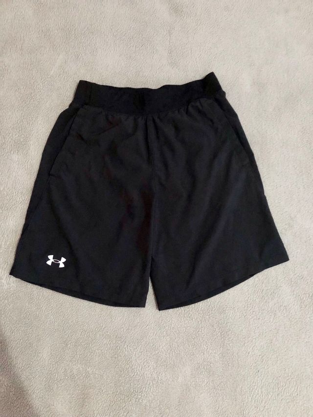 Pantalón corto Under Armour negro