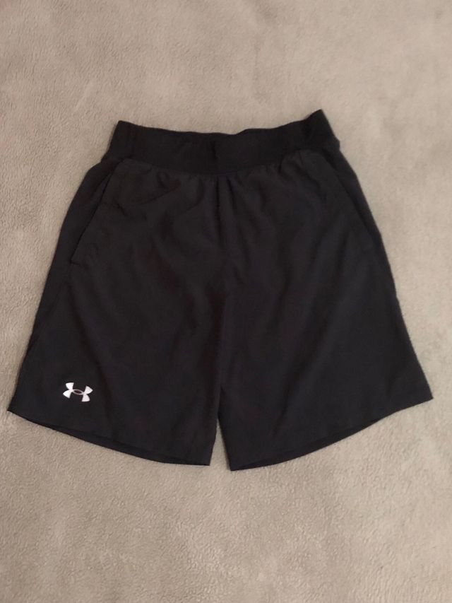Pantalón corto Under Armour negro