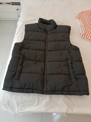 Chaleco acolchado hombre negro